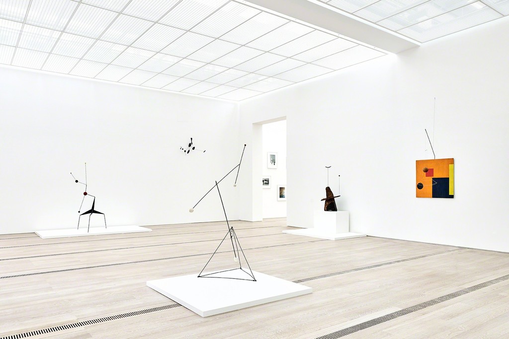 Installation view of the exhibition "Alexander Calder & Fischli/Weiss" Fondation Beyeler, Riehen/Basel, 2016 © Peter Fischli David Weiss / 2016 Calder Foundation, New York / ProLitteris, Zurich. Photograph by Mark Niedermann Installation view of the exhibition "Alexander Calder & Fischli/Weiss" Fondation Beyeler, Riehen/Basel, 2016 © Peter Fischli David Weiss / 2016 Calder Foundation, New York / ProLitteris, Zurich. Photograph by Mark Niedermann