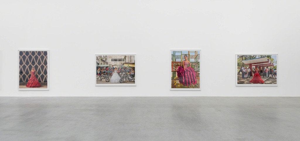 Frank Thiel, Quinceañeras, Installation Views, 2018, Courtesy the artist and Blain|Southern, Photo: Trevor Good Frank Thiel, Quinceañeras, Installation Views, 2018, Courtesy the artist and Blain|Southern, Photo: Trevor Good