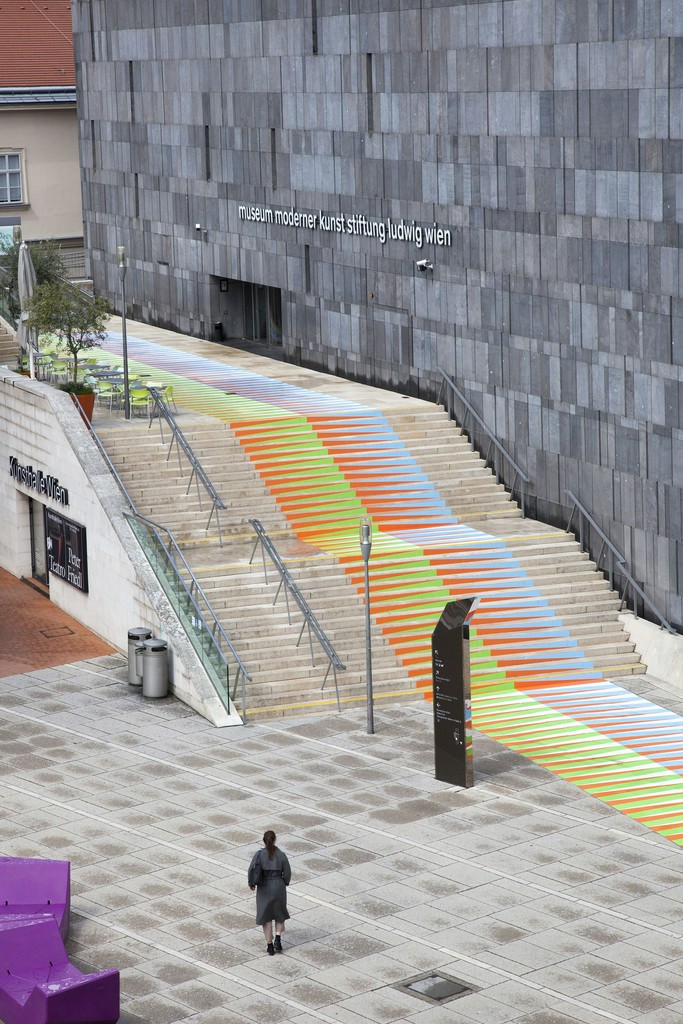 Ausstellungsansicht / Exhibition view
Vertigo. Op Art und eine Geschichte des Schwindels 1520–1970 / Op Art and a History of Deception 1520–1970, mumok Museum moderner Kunst Stiftung Ludwig Wien, 25.5.–26.10.2019
Carlos Cruz-Diez, Promenade Chromatique Vienne, Paris, 2019
Photo: Markus Wörgötter
© mumok/Carlos Cruz-Diez/Adagp, Paris, 2019/Bildrecht Wien, 2019 Ausstellungsansicht / Exhibition view
Vertigo. Op Art und eine Geschichte des Schwindels 1520–1970 / Op Art and a History of Deception 1520–1970, mumok Museum moderner Kunst Stiftung Ludwig Wien, 25.5.–26.10.2019
Carlos Cruz-Diez, Promenade Chromatique Vienne, Paris, 2019
Photo: Markus Wörgötter
© mumok/Carlos Cruz-Diez/Adagp, Paris, 2019/Bildrecht Wien, 2019