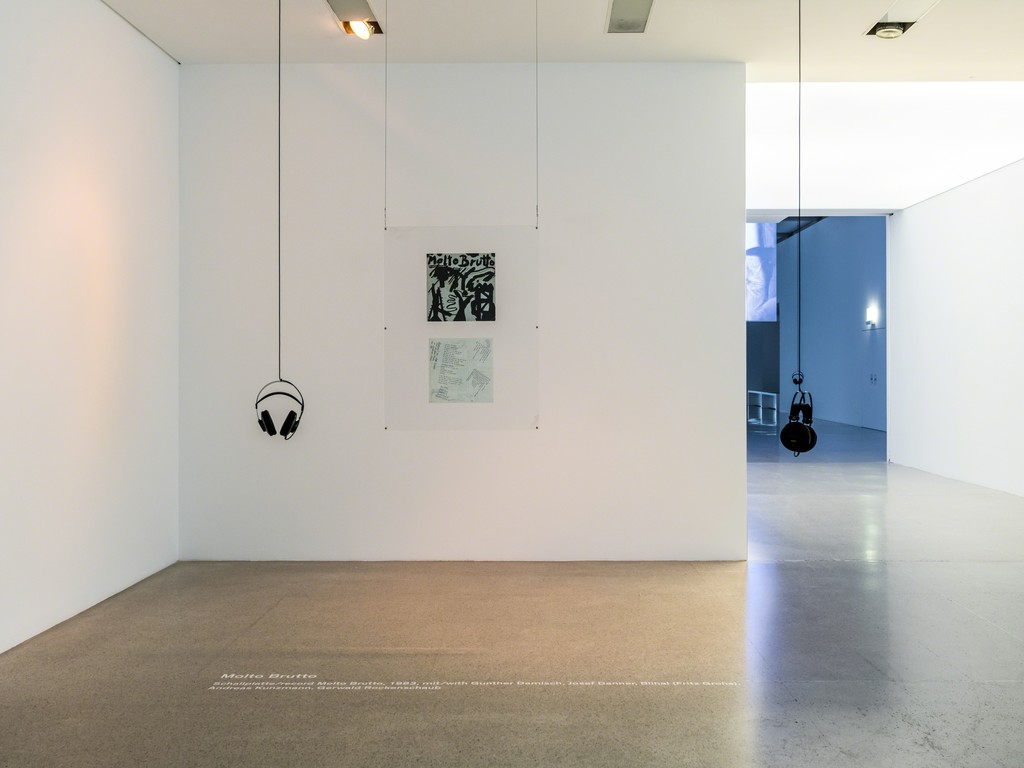 Ausstellungsansicht / Exhibition view
Doppelleben. Bildende Künstler_innen machen Musik, 23. Juni bis 11. November 2018 / Double Lives. Visual Artists Making Music, June 23 to November 11, 2018, mumok Museum moderner Kunst Stiftung Ludwig Wien
Photo: Klaus Pichler © mumok
Ausstellungsansicht / Exhibition view
Doppelleben. Bildende Künstler_innen machen Musik, 23. Juni bis 11. November 2018 / Double Lives. Visual Artists Making Music, June 23 to November 11, 2018, mumok Museum moderner Kunst Stiftung Ludwig Wien
Photo: Klaus Pichler © mumok