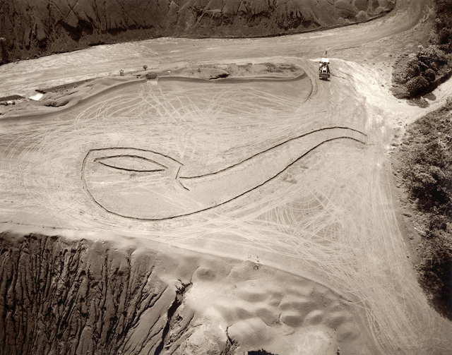 Vik Muniz, ‘Pictures of Earthworks: Cachimbo ’, 2002, Galeria Nara Roesler