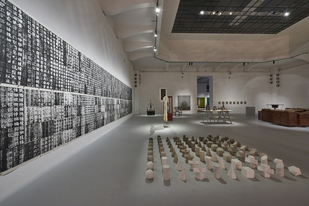 MAK Exhibition View, 2019
CHINESE WHISPERS: Recent Art from the Sigg Collection
MAK Exhibition Hall
© MAK/Georg Mayer MAK Exhibition View, 2019
CHINESE WHISPERS: Recent Art from the Sigg Collection
MAK Exhibition Hall
© MAK/Georg Mayer