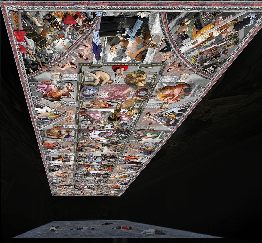 Hung from the ceiling, the work of 2,70 x 7,50 meters is a canvas stretched by a metal structure. Hung from the ceiling, the work of 2,70 x 7,50 meters is a canvas stretched by a metal structure.