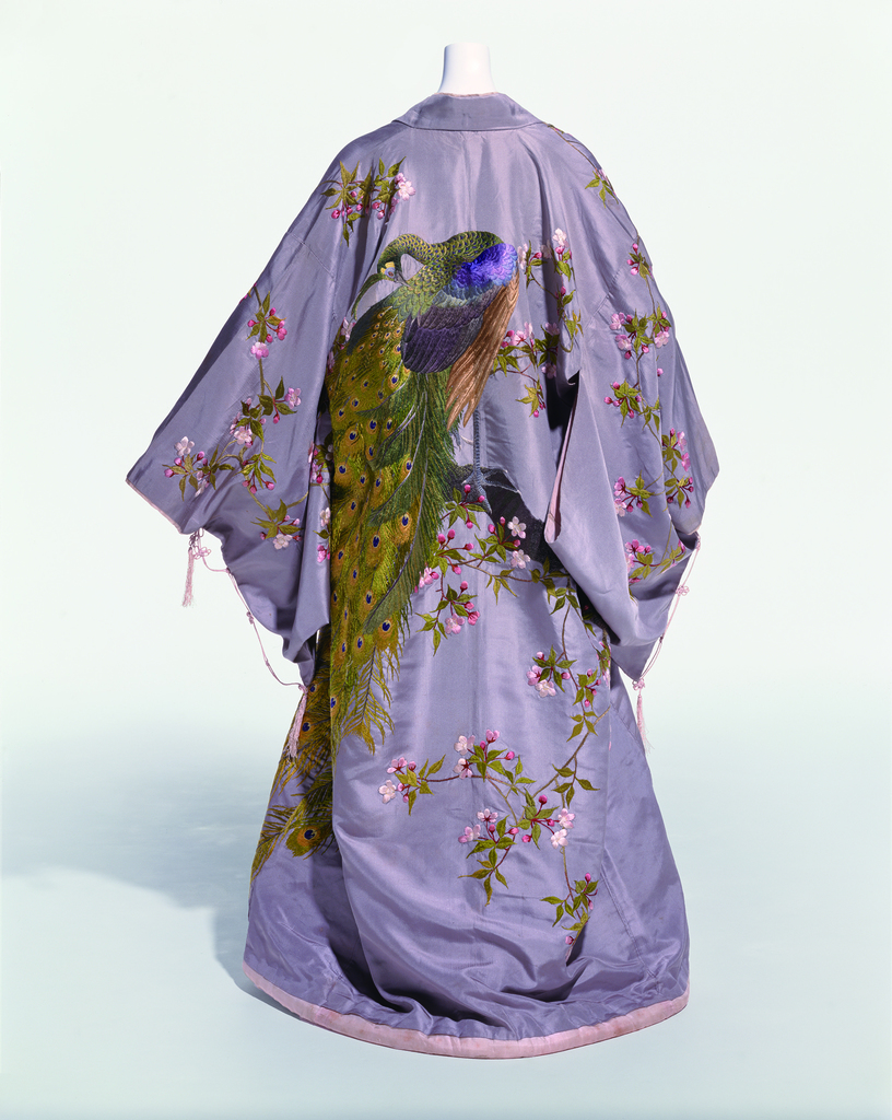Iida Takashimaya, Kyoto / Hostess Gown / ca.1906 / Collection of the Kyoto Costume Institute (KCI) / Photo by Kazumi Kurigami Iida Takashimaya, Kyoto / Hostess Gown / ca.1906 / Collection of the Kyoto Costume Institute (KCI) / Photo by Kazumi Kurigami