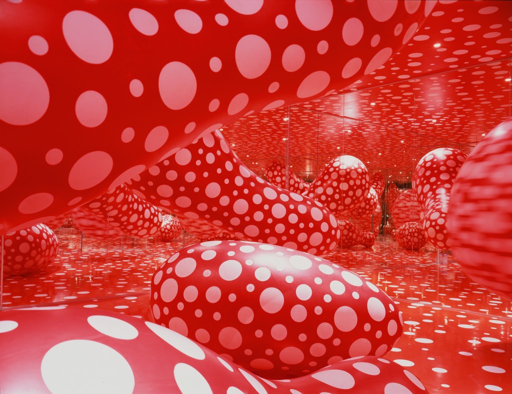 Yayoi Kusama, "Dot Obsession" (1998). Les Abattoirs, Toulouse, France. Courtesy of Louisiana Museum of Art. Yayoi Kusama, "Dot Obsession" (1998). Les Abattoirs, Toulouse, France. Courtesy of Louisiana Museum of Art.