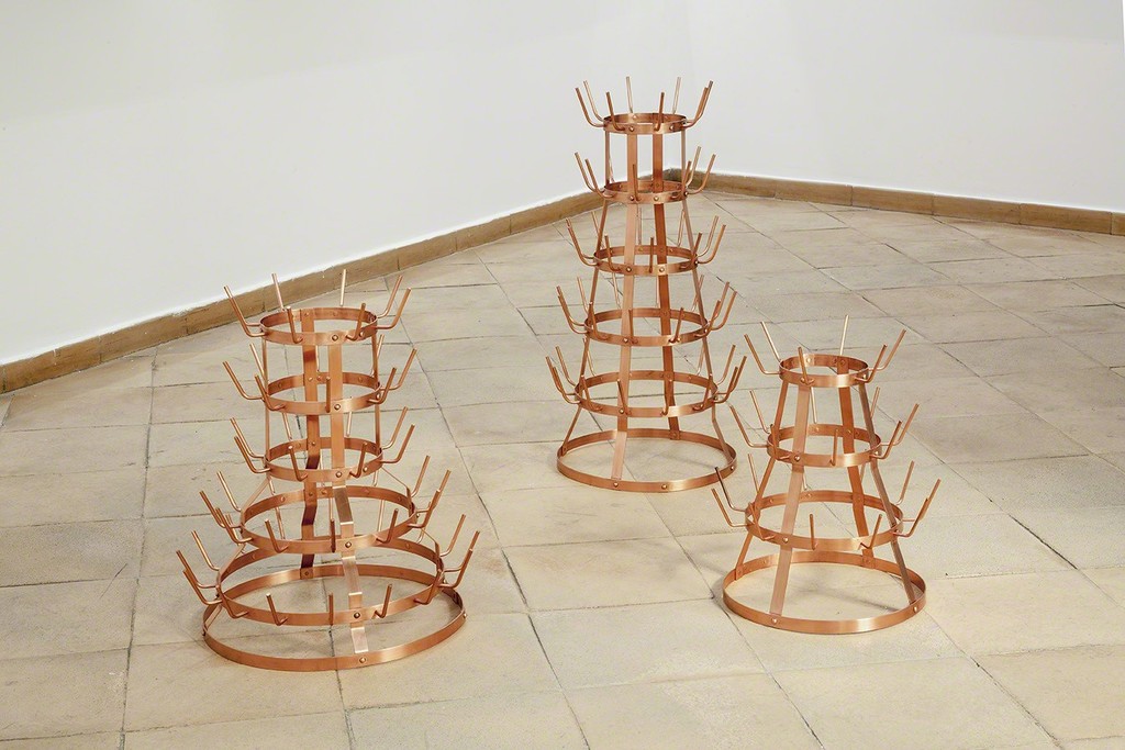 Bethan Huws, "Venus", 2017
set of three copper bottle-racks, cm 74x42x42, cm 56x39x39, cm 43x38x38 Bethan Huws, "Venus", 2017
set of three copper bottle-racks, cm 74x42x42, cm 56x39x39, cm 43x38x38
