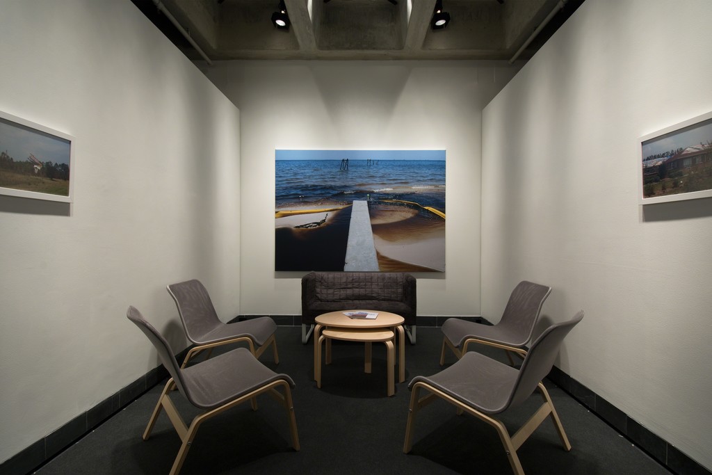 Zoe Strauss: Sea Change. Cantor Fitzgerald Gallery 2015. Photo: Lisa Boughter Zoe Strauss: Sea Change. Cantor Fitzgerald Gallery 2015. Photo: Lisa Boughter