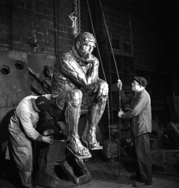 Robert Doisneau, ‘Fonderie Rudier, 1950, penseur sorti de sa gangue (Foundry Rudier, 1950, released from its matrix thinker)’, 1950, Musée Rodin