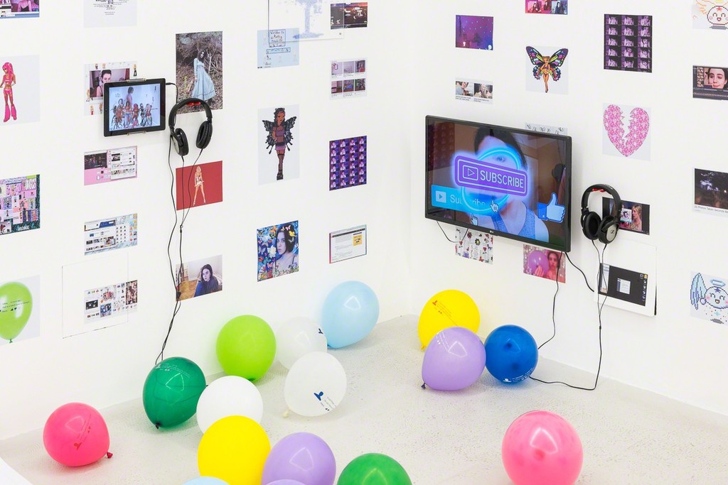 Installation view of Molly Soda ‘Me and My Gurls’ at Annka Kultys Gallery, London 2018. Photo: Annka Kultys Gallery (Damian Griffiths) Installation view of Molly Soda ‘Me and My Gurls’ at Annka Kultys Gallery, London 2018. Photo: Annka Kultys Gallery (Damian Griffiths)