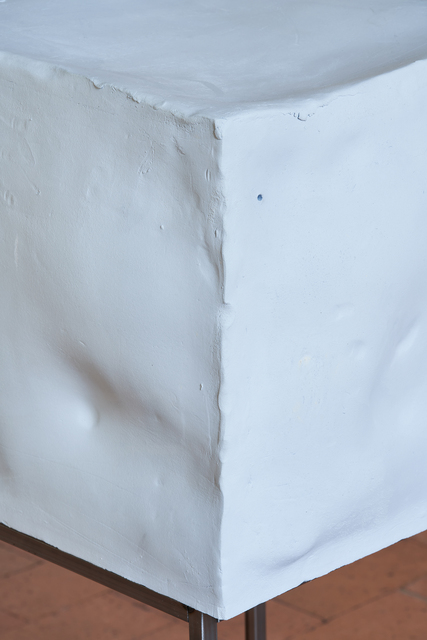Serena Fineschi, ‘Vogliamo parlare d’amore (Caption Series)’, 2020, Sculpture, Gres porcelain, Palazzo Monti