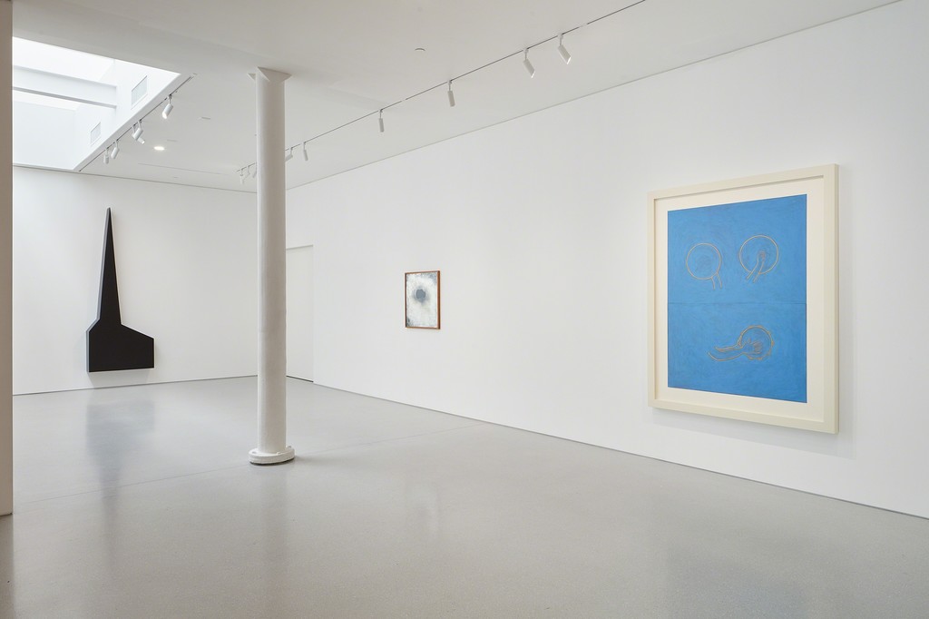 Artwork © 2019 Robert Therrien / Artists Rights Society (ARS), New York. Photo: Johnna Arnold. Courtesy Gagosian. Artwork © 2019 Robert Therrien / Artists Rights Society (ARS), New York. Photo: Johnna Arnold. Courtesy Gagosian.