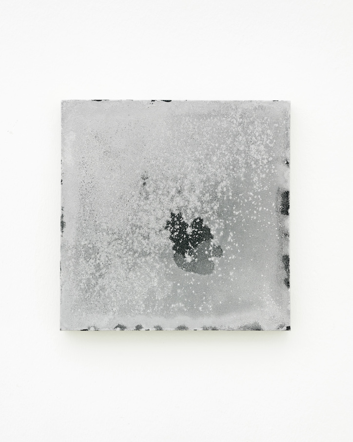 Susan Philipsz installation view Kunstverein Hannover, 2016 photo: Raimund Zakowski Courtesy Galerie Isabella Bortolozzi, Berlin and Tanya Bonakdar Gallery, New York Susan Philipsz installation view Kunstverein Hannover, 2016 photo: Raimund Zakowski Courtesy Galerie Isabella Bortolozzi, Berlin and Tanya Bonakdar Gallery, New York