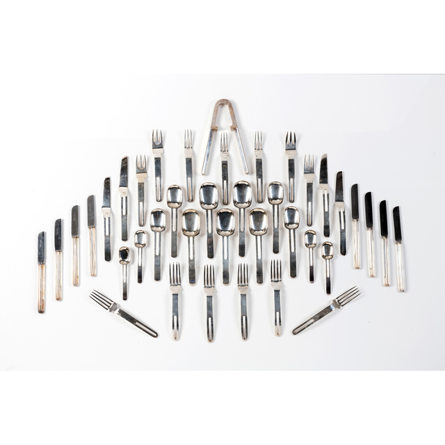 Gae Aulenti, ‘Tamigi -Cutlery set composed of thirty-nine items’, circa 1970, Design/Decorative Art, Métal argenté, PIASA
