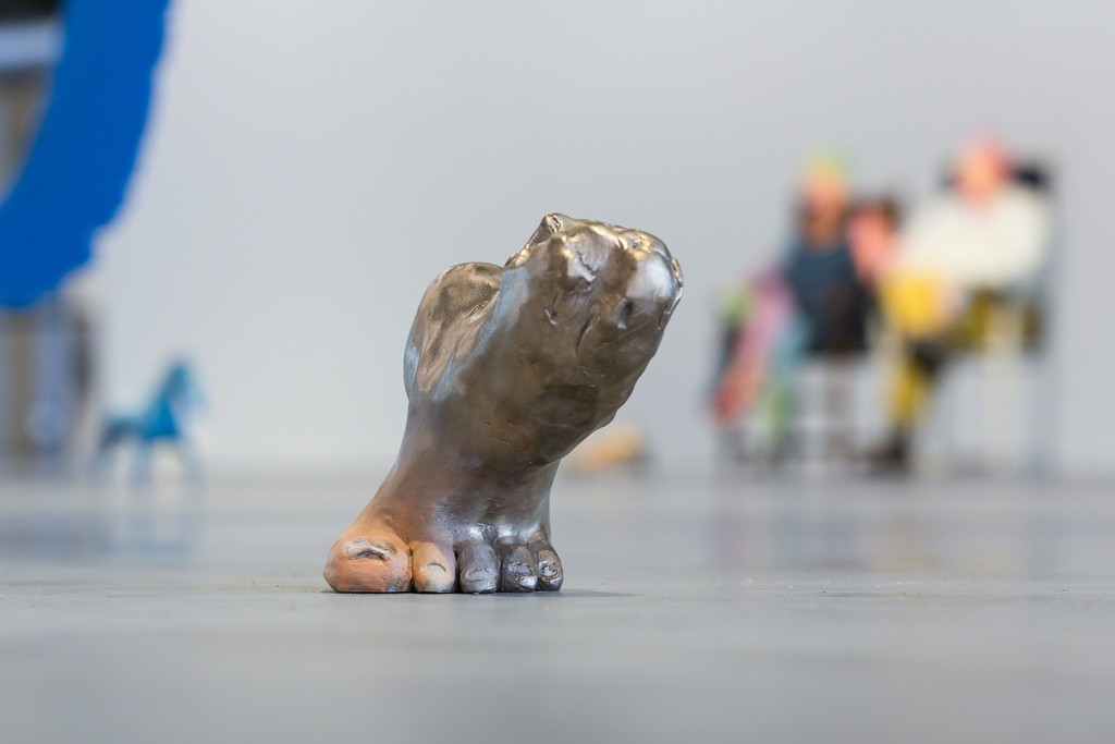 Urs Fischer. Small Axe. Installation view, Garage Museum of Contemporary Art, Moscow, 2016. Photo: Olga Alekseenko © Garage Museum of Contemporary Art Urs Fischer. Small Axe. Installation view, Garage Museum of Contemporary Art, Moscow, 2016. Photo: Olga Alekseenko © Garage Museum of Contemporary Art