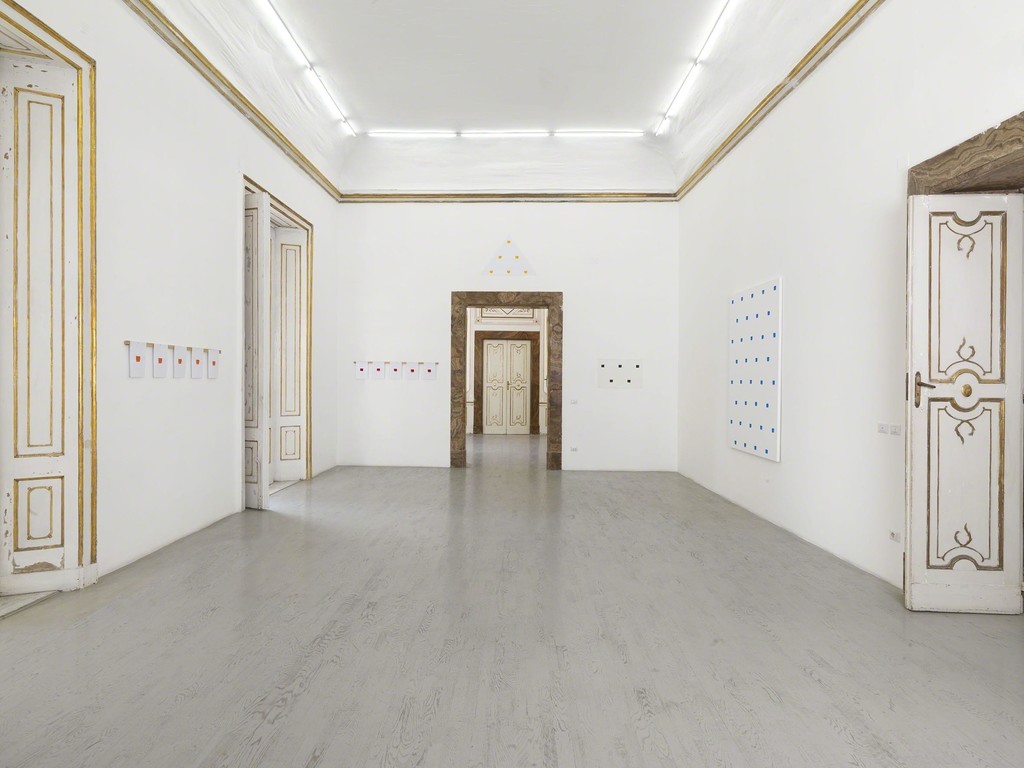 Niele Toroni - partial view of the exhibition - March 2015 - Galleria Alfonso Artiaco, Napoli Niele Toroni - partial view of the exhibition - March 2015 - Galleria Alfonso Artiaco, Napoli