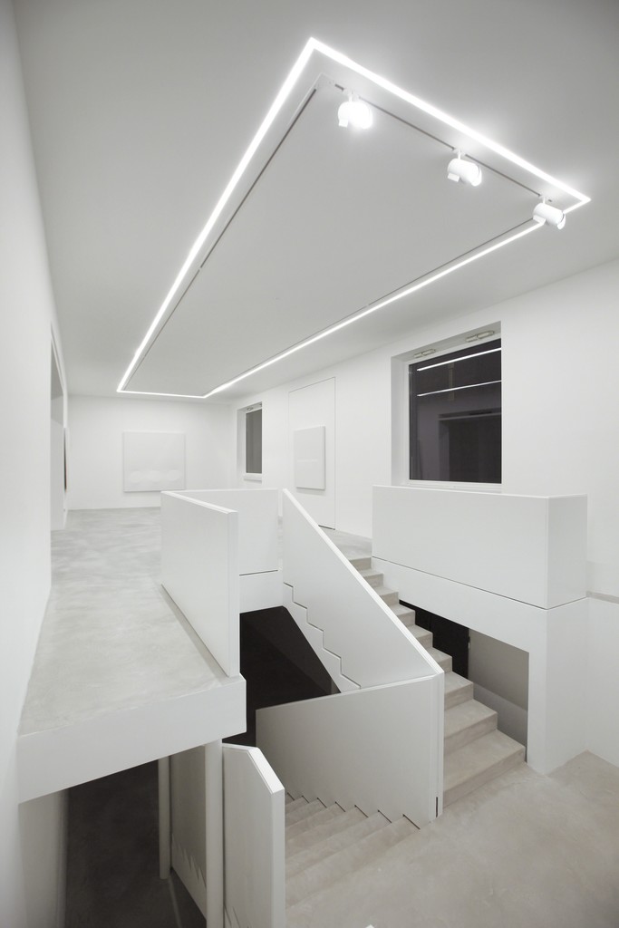 Turi Simeti. White Paintings, Dep Art Milano Turi Simeti. White Paintings, Dep Art Milano