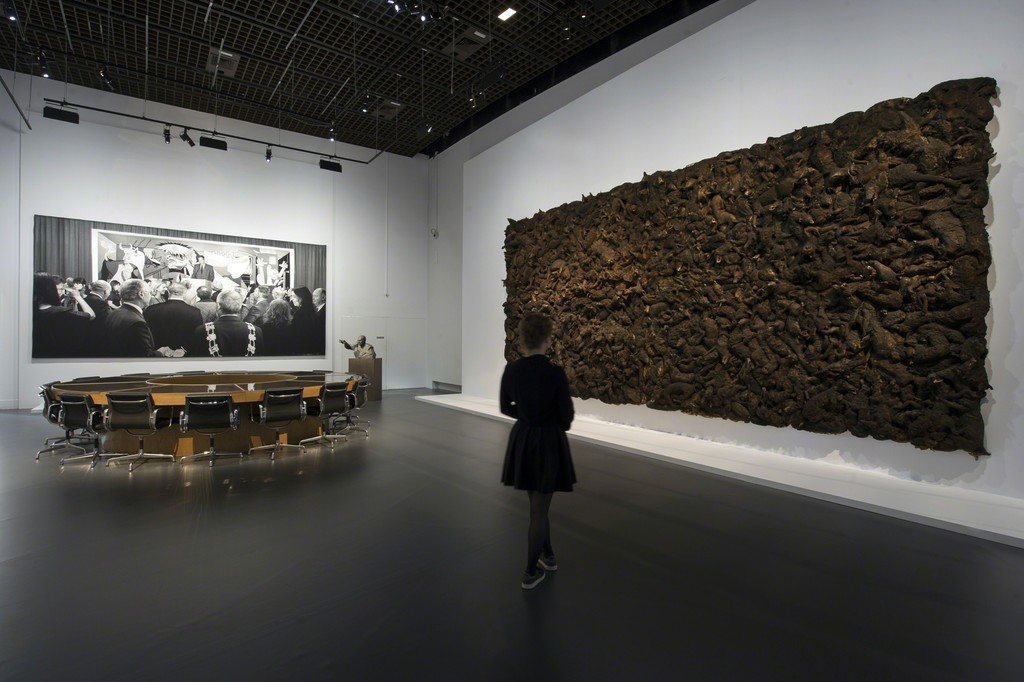 Vue de l’exposition Picasso.mania, scénographie bGc studio © Rmn-Grand Palais / Photo Didier Plowy, Paris 2015 Vue de l’exposition Picasso.mania, scénographie bGc studio © Rmn-Grand Palais / Photo Didier Plowy, Paris 2015