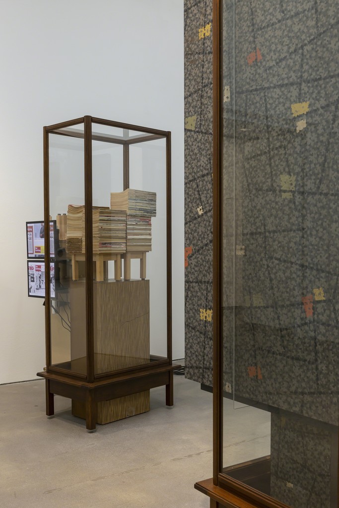 Installation view, 'Reinhard Mucha Unnötig - Das Ende vom Lied', Sprüth Magers Berlin, April 27 - July 27, 2019; Photography: Timo Ohler Installation view, 'Reinhard Mucha Unnötig - Das Ende vom Lied', Sprüth Magers Berlin, April 27 - July 27, 2019; Photography: Timo Ohler