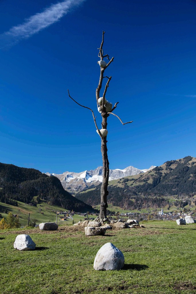 Giuseppe Penone
Idee di pietra – Ciliegio, 2008
Bronze and stone
551 3/16 × 157 1/2 × 157 1/2 inches (14 × 4 × 4 m)
Artwork © Giuseppe Penone. Photo by Marcus Veith. Giuseppe Penone
Idee di pietra – Ciliegio, 2008
Bronze and stone
551 3/16 × 157 1/2 × 157 1/2 inches (14 × 4 × 4 m)
Artwork © Giuseppe Penone. Photo by Marcus Veith.