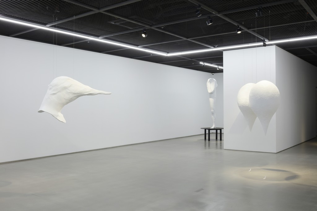 Installation view of Endless Column, works by Inbai Kim Installation view of Endless Column, works by Inbai Kim