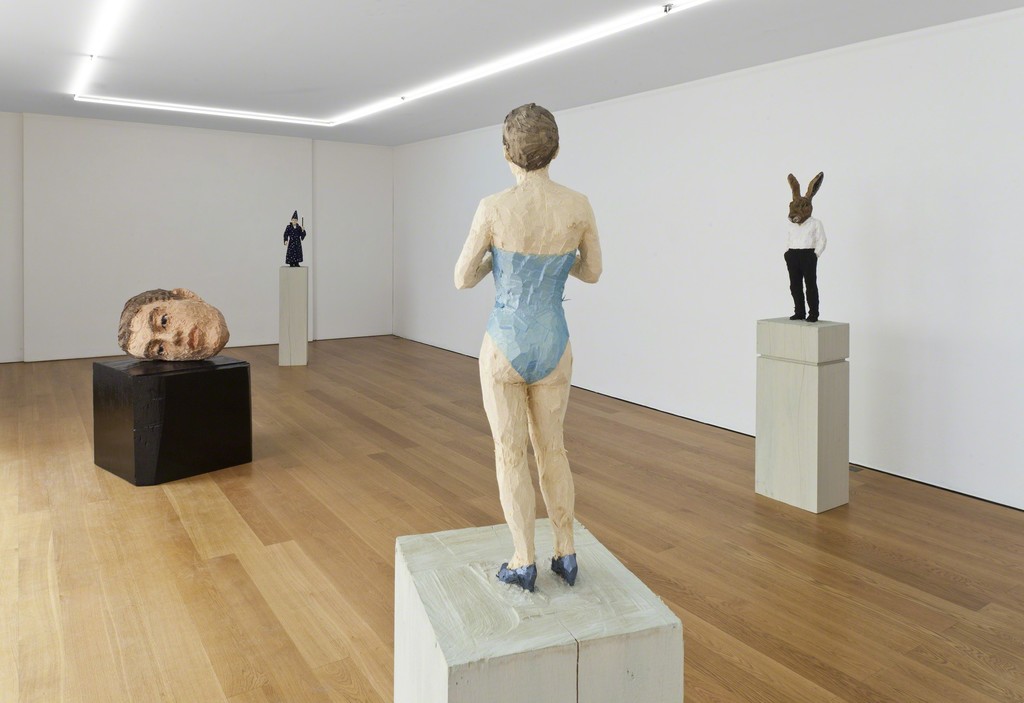 Installation view Stephan Balkenhol at Galerie Rüdiger Schöttle, 2015.
Photo: Wilfried Petzi. Installation view Stephan Balkenhol at Galerie Rüdiger Schöttle, 2015.
Photo: Wilfried Petzi.