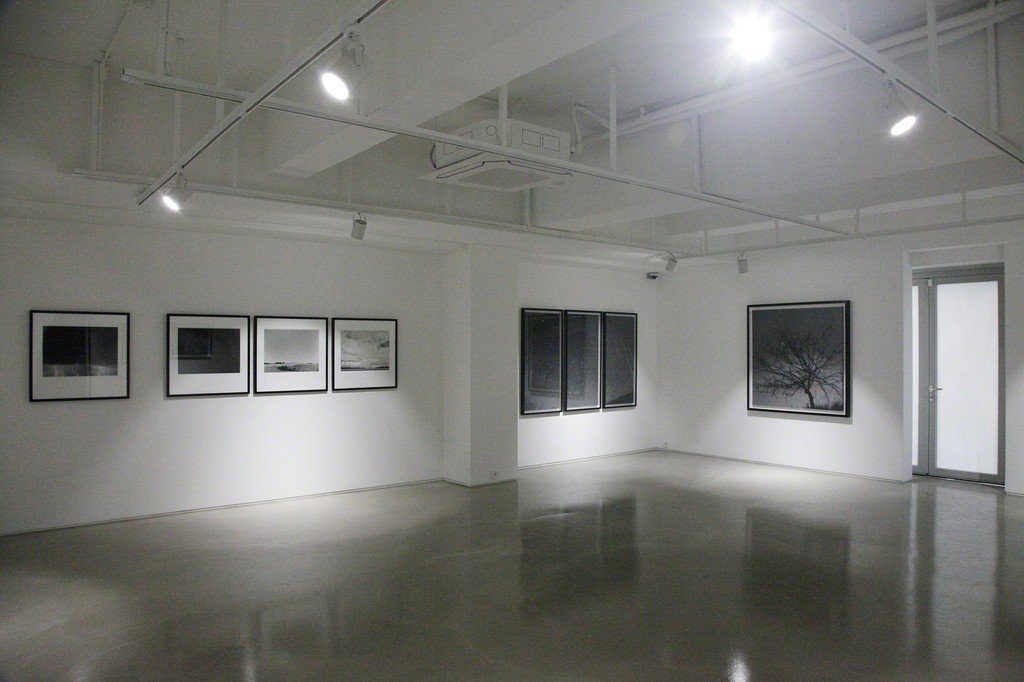 GalleryBK_3F
KIM DAE SOO Solo Exhibition
<SKY WIND STARS AND ME> 2017.3.9-4.1 GalleryBK_3F
KIM DAE SOO Solo Exhibition
<SKY WIND STARS AND ME> 2017.3.9-4.1