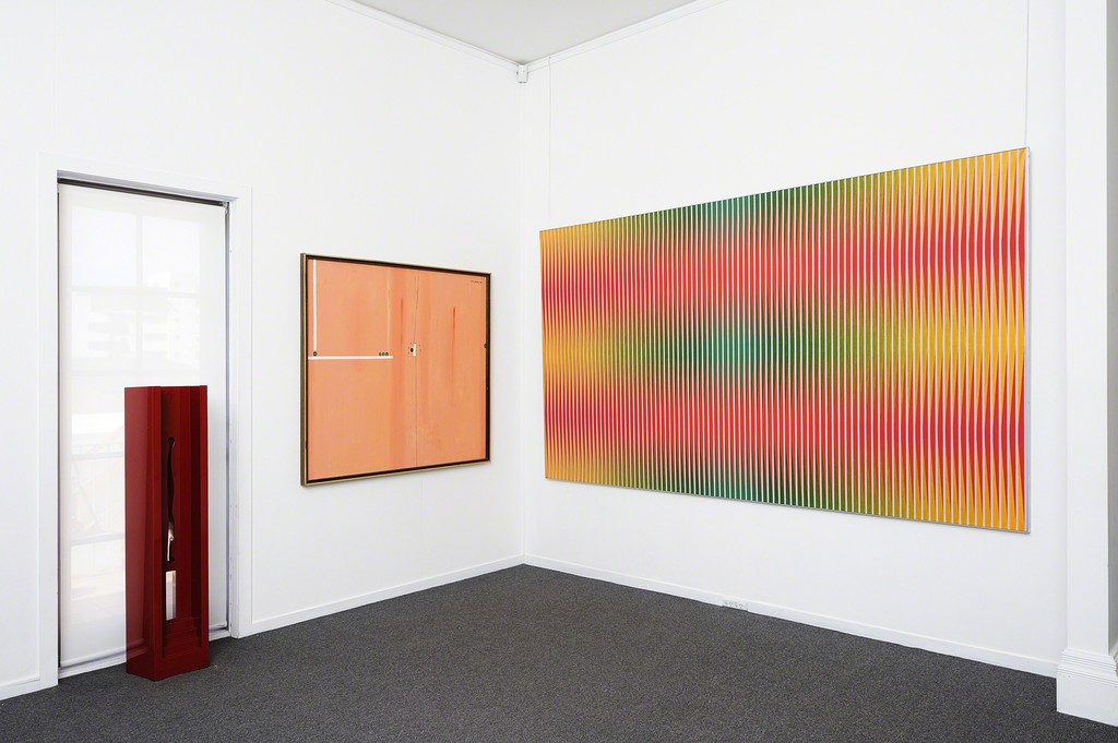 Edwin Tanner, Untitled, 1974 (middle)
Lesley Dumbrell, Solstice, 1974 (right) Edwin Tanner, Untitled, 1974 (middle)
Lesley Dumbrell, Solstice, 1974 (right)