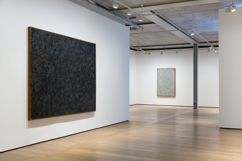 Ha Chong-Hyun
Views of the exhibition at Almine Rech Gallery, London
Courtesy of the Artist and Almine Rech Gallery
Photo: Melissa Castro Duarte Ha Chong-Hyun
Views of the exhibition at Almine Rech Gallery, London
Courtesy of the Artist and Almine Rech Gallery
Photo: Melissa Castro Duarte