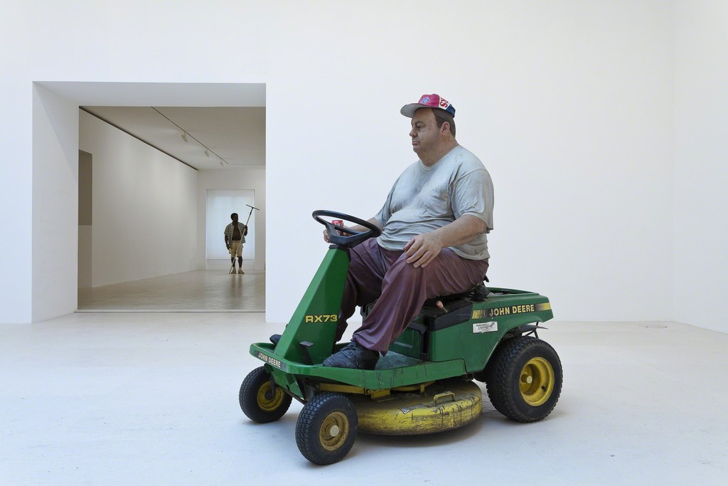 © The Estate of Duane Hanson. © Olivier Mosset. Photography by Zarko Vijatovic. Courtesy Gagosian Gallery. © The Estate of Duane Hanson. © Olivier Mosset. Photography by Zarko Vijatovic. Courtesy Gagosian Gallery.