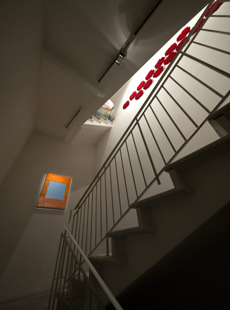 Erbern - Pinelli - Viallat: La pittura in sé - The painting itself – ABC-ARTE Contemporary art Gallery – 2015
Ulrich Erben, Senza titolo, 2002, 80 x 60 cm - 31 1/2 x 23 5/8 in, acrilico su tela
Pino Pinelli, Pittura R 14 elementi, 2009, height 33 cm each element - height 13 in, tecnica mista
www.abc-arte.com Erbern - Pinelli - Viallat: La pittura in sé - The painting itself – ABC-ARTE Contemporary art Gallery – 2015
Ulrich Erben, Senza titolo, 2002, 80 x 60 cm - 31 1/2 x 23 5/8 in, acrilico su tela
Pino Pinelli, Pittura R 14 elementi, 2009, height 33 cm each element - height 13 in, tecnica mista
www.abc-arte.com