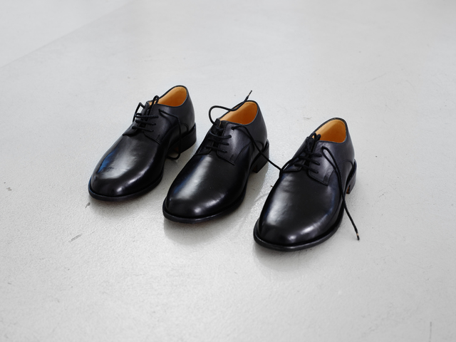 Jason Dodge, ‘Shoes made for someone with three feet by a master shoemaker in Berlin’, Casey Kaplan