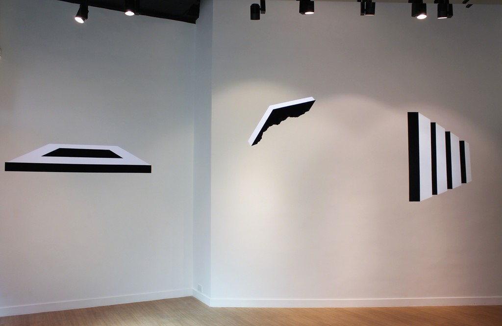 (From left) Untitled 1701, Untitled 1602, Untitled 1702 (From left) Untitled 1701, Untitled 1602, Untitled 1702