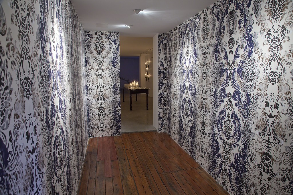 The Lucent Parlor: Damask Wallpaper The Lucent Parlor: Damask Wallpaper