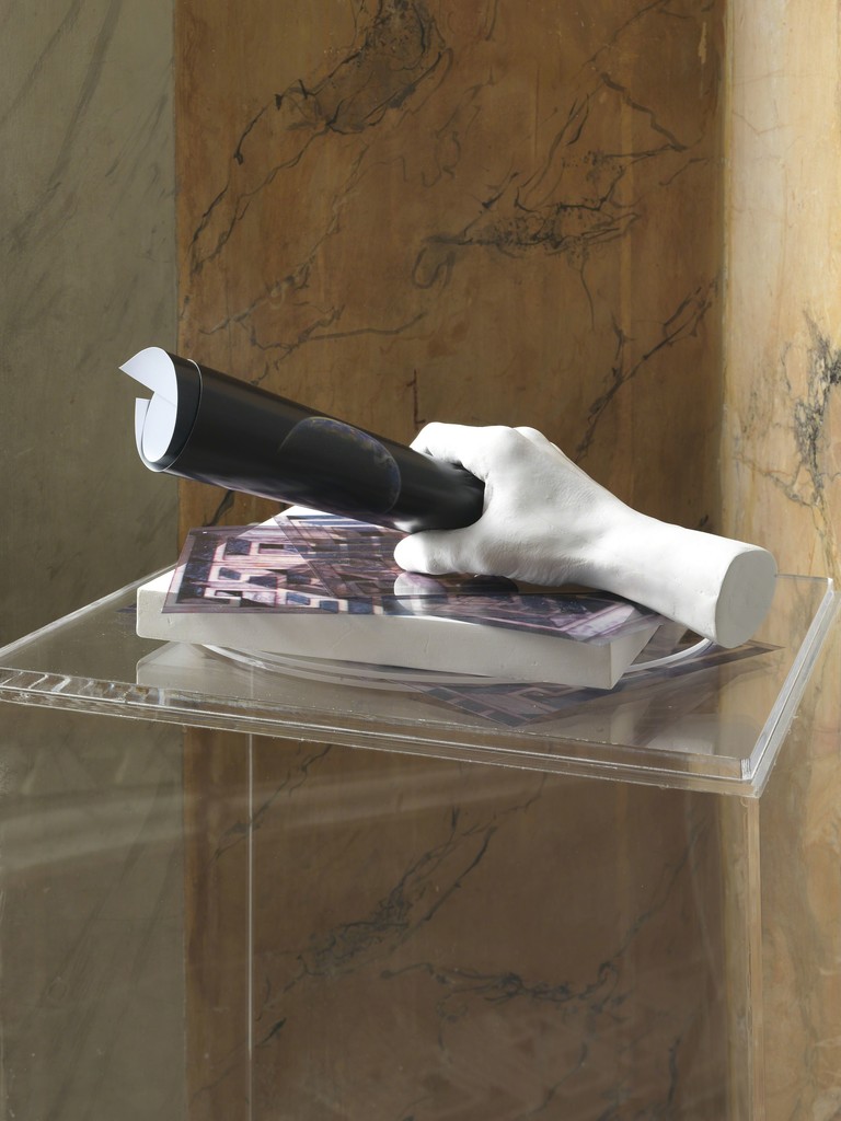 Giulio Paolini - da lontano - 2015 - installation view - Museo Cappella Sansevero, Napoli, Italy Giulio Paolini - da lontano - 2015 - installation view - Museo Cappella Sansevero, Napoli, Italy