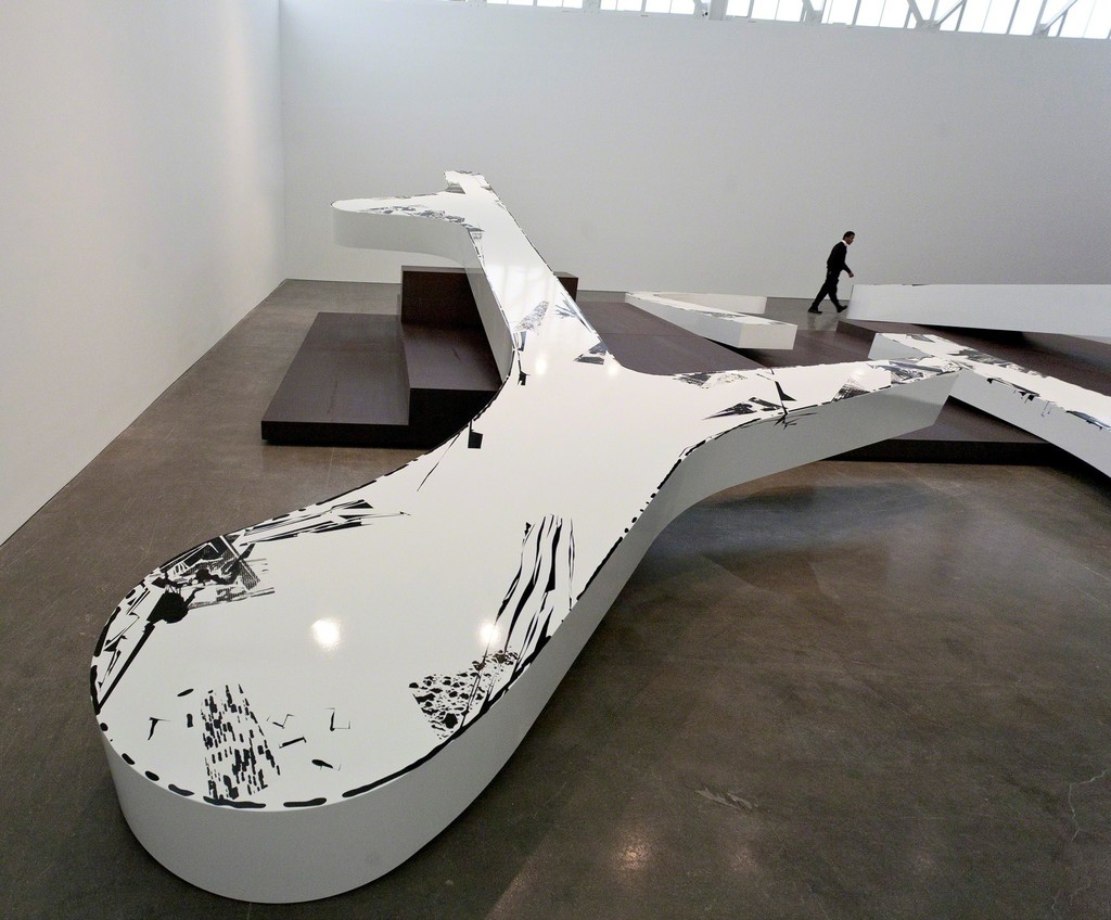 © Michael Heizer. Photography by Robert
McKeever. Courtesy Gagosian Gallery. © Michael Heizer. Photography by Robert
McKeever. Courtesy Gagosian Gallery.