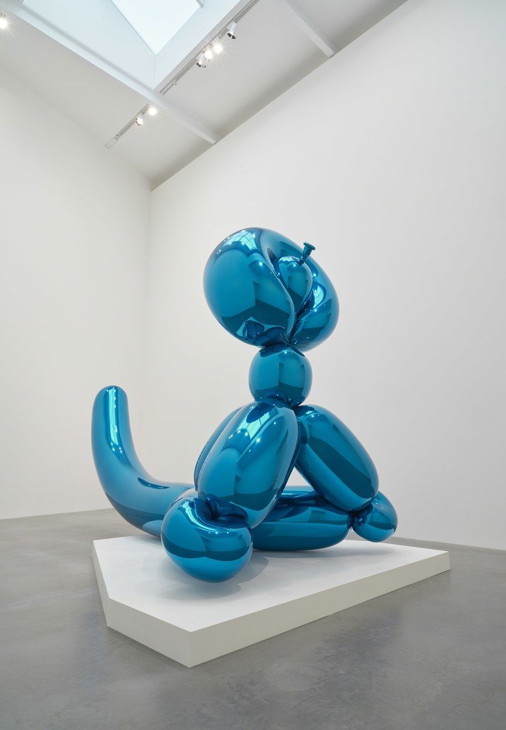 Photo by Prudence Cuming Associates, © Victor Mara Ltd, artwork © Jeff Koons Photo by Prudence Cuming Associates, © Victor Mara Ltd, artwork © Jeff Koons