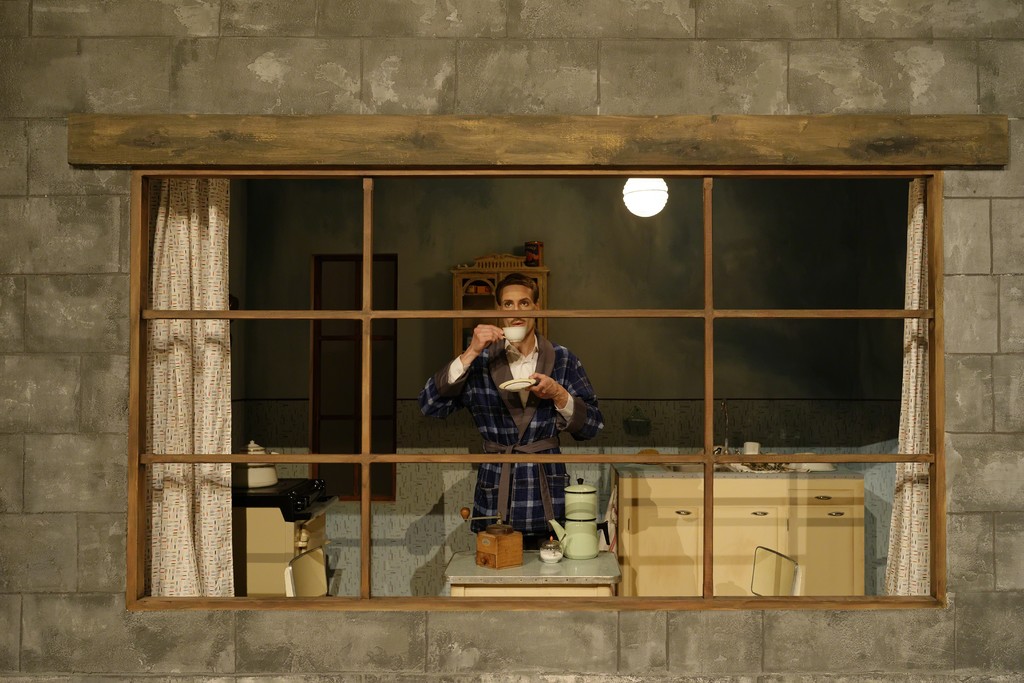 Ragnar Kjartansson, Bonjour, 2015. Coproduction Palais de Tokyo ; Festival d’Automne à Paris. Exhibition view « Seul Celui qui Connaît le Désir », Palais de Tokyo, Paris, 2015. Courtesy of the artist and Luhring Augustine (New York); I8 Gallery (Reykjavik). Photo : Aurélien Mole.
Ragnar Kjartansson, Bonjour, 2015. Coproduction Palais de Tokyo ; Festival d’Automne à Paris. Exhibition view « Seul Celui qui Connaît le Désir », Palais de Tokyo, Paris, 2015. Courtesy of the artist and Luhring Augustine (New York); I8 Gallery (Reykjavik). Photo : Aurélien Mole.