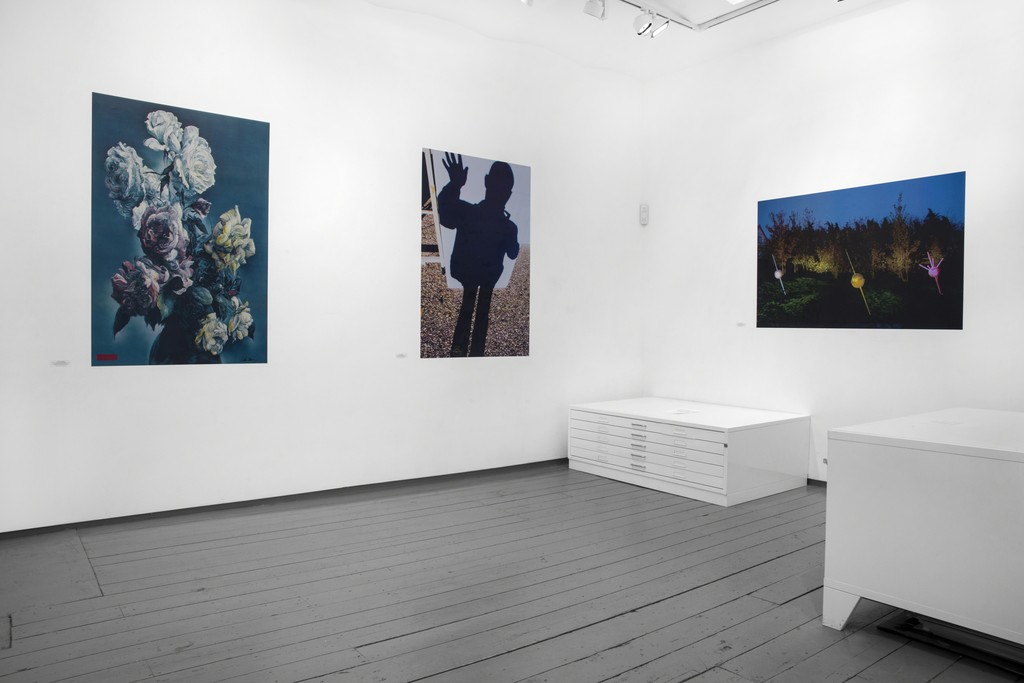 Installation at Paul Stolper Gallery - SNAP / THE PORTFOLIO 2012 -
June 03, 2012 - June 15, 2013 Installation at Paul Stolper Gallery - SNAP / THE PORTFOLIO 2012 -
June 03, 2012 - June 15, 2013