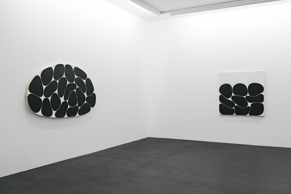 Gary Kuehn »Black Paintings« Photo: Wolfgang Stahl Gary Kuehn »Black Paintings« Photo: Wolfgang Stahl