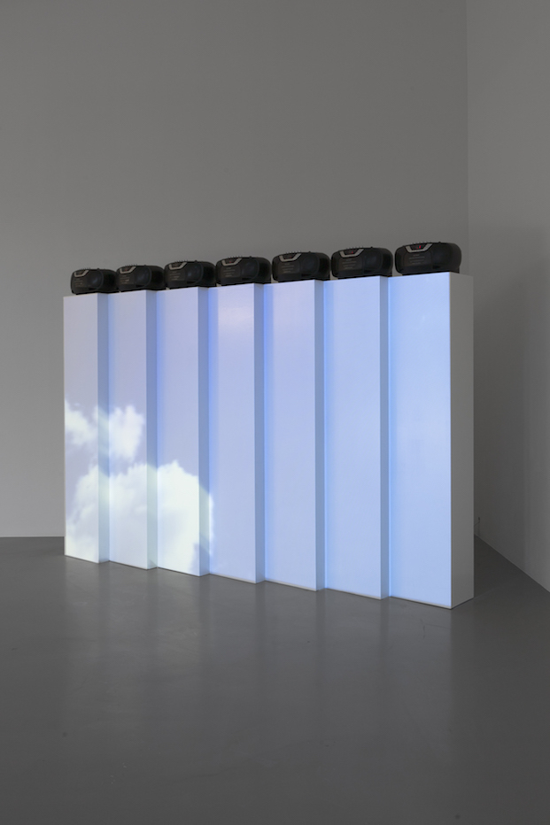 Flaka Haliti
Ex-Spatium, 2013/2017
Video-/Soundinstallation (2:11 Min.)
Mixed media, dimensions variable
Courtesy Flaka Haliti
Photo: Franziska von den Driesch Flaka Haliti
Ex-Spatium, 2013/2017
Video-/Soundinstallation (2:11 Min.)
Mixed media, dimensions variable
Courtesy Flaka Haliti
Photo: Franziska von den Driesch