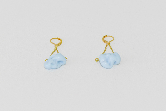 Elodie Antoine, ‘Boucles d'oreille chewing gum’, 2014, Sculpture, Tempered glass, dental impressions, golden metal, Aeroplastics