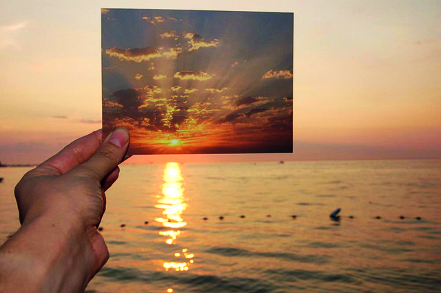 Lisa Oppenheim, ‘The Sun is Always Setting Somewhere Else’, 2006, Guggenheim Museum