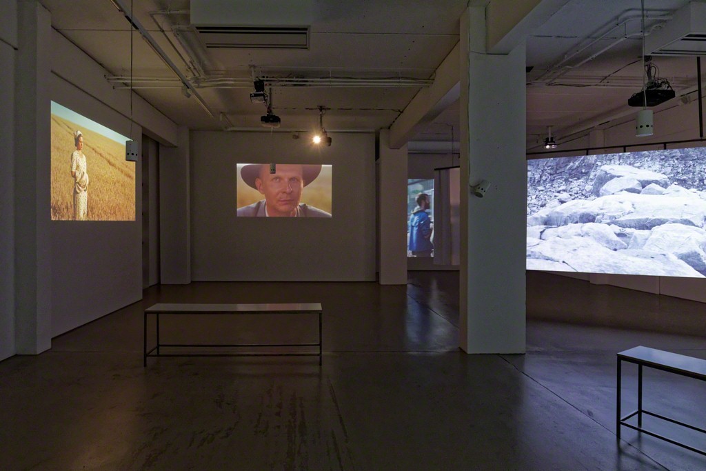 Installation view NARRATION by Thomas Taube, 6-channel video installation © Thomas Taube, photo: Dotgain.info Installation view NARRATION by Thomas Taube, 6-channel video installation © Thomas Taube, photo: Dotgain.info