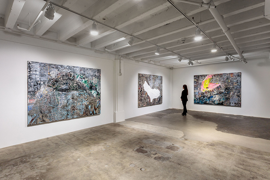 Installation view ‘Mark Bradford. New Works,’ Hauser & Wirth Los Angeles, 2018 © Mark Bradford Courtesy the artist and Hauser & Wirth Photo: Joshua White Installation view ‘Mark Bradford. New Works,’ Hauser & Wirth Los Angeles, 2018 © Mark Bradford Courtesy the artist and Hauser & Wirth Photo: Joshua White