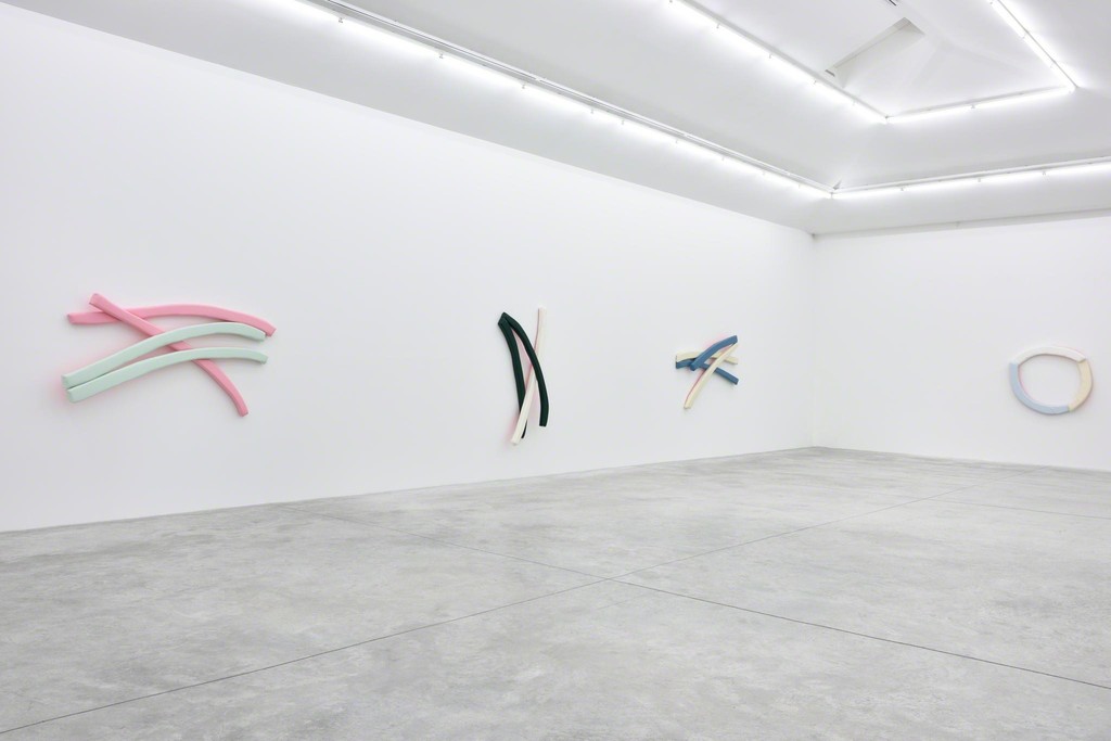 Justin Adian 'Waltz' at Almine Rech Gallery in Paris
09.01 - 27.02.2016
Courtesy of the Artist and Almine Rech Gallery
Photo: Rebecca Fanuele
Justin Adian 'Waltz' at Almine Rech Gallery in Paris
09.01 - 27.02.2016
Courtesy of the Artist and Almine Rech Gallery
Photo: Rebecca Fanuele
