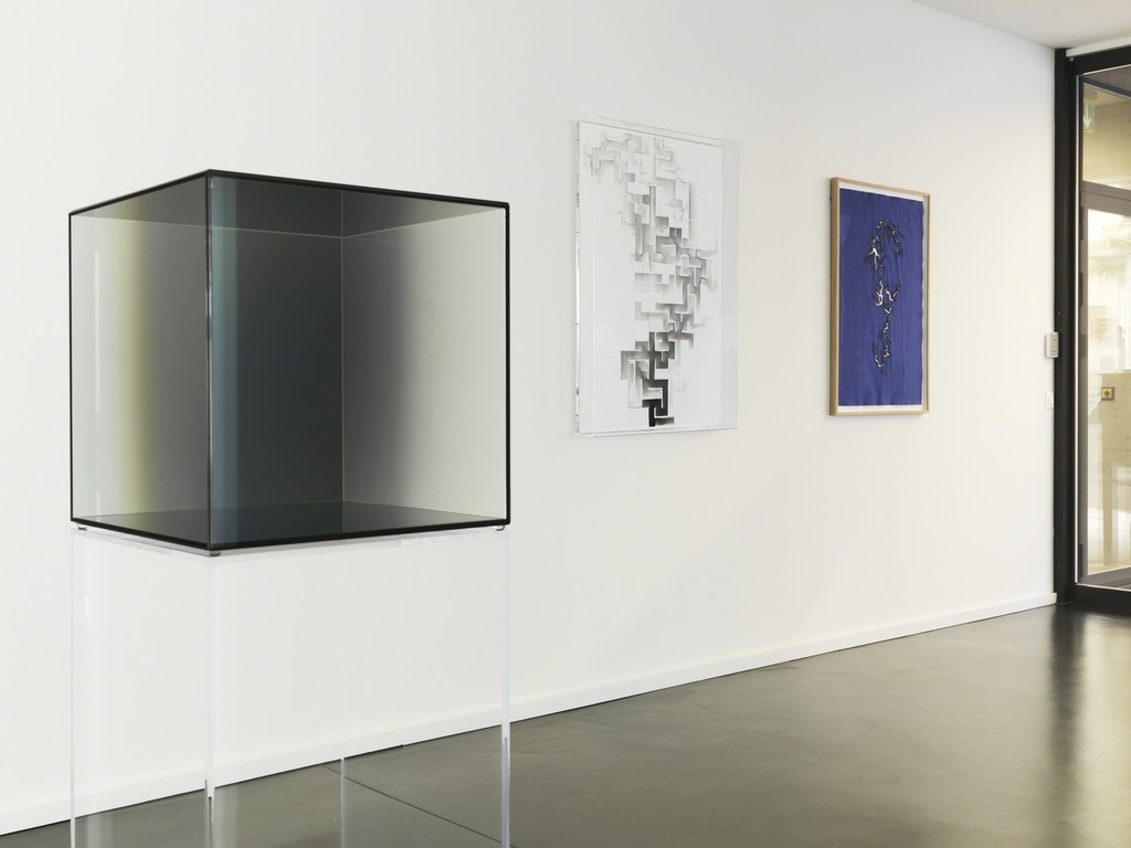 Installation View 1: Larry Bell, Cube Nr. 1, 2008; Troika, Labyrinth #5, 2014; Troika, Path of Least Resistance, #29, 2014 Installation View 1: Larry Bell, Cube Nr. 1, 2008; Troika, Labyrinth #5, 2014; Troika, Path of Least Resistance, #29, 2014