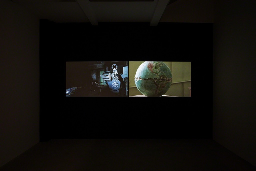 Ali Kazma, NORTH, 2017, HD video 2- channel, synchronised with sound, 5:10 min., installation view photo Wytske van Keulen Ali Kazma, NORTH, 2017, HD video 2- channel, synchronised with sound, 5:10 min., installation view photo Wytske van Keulen