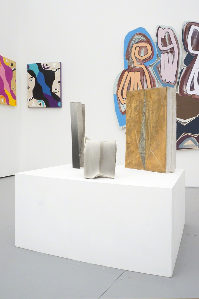 Installation view of booth B6. Caris Reid (paintings left), Justine Hill (paintings right), Nikolai Ishchuk (sculptures). Installation view of booth B6. Caris Reid (paintings left), Justine Hill (paintings right), Nikolai Ishchuk (sculptures).