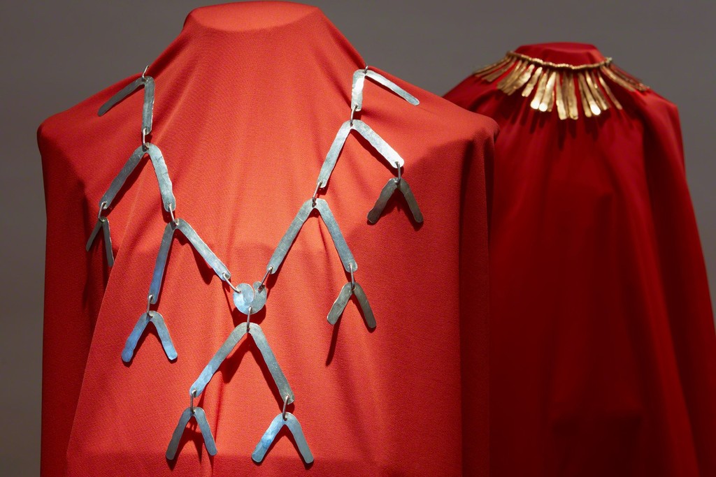 Installation view, “The Boldness of Calder,” Louisa Guinness Gallery, London, 2016. Photo: Tom Carter Installation view, “The Boldness of Calder,” Louisa Guinness Gallery, London, 2016. Photo: Tom Carter