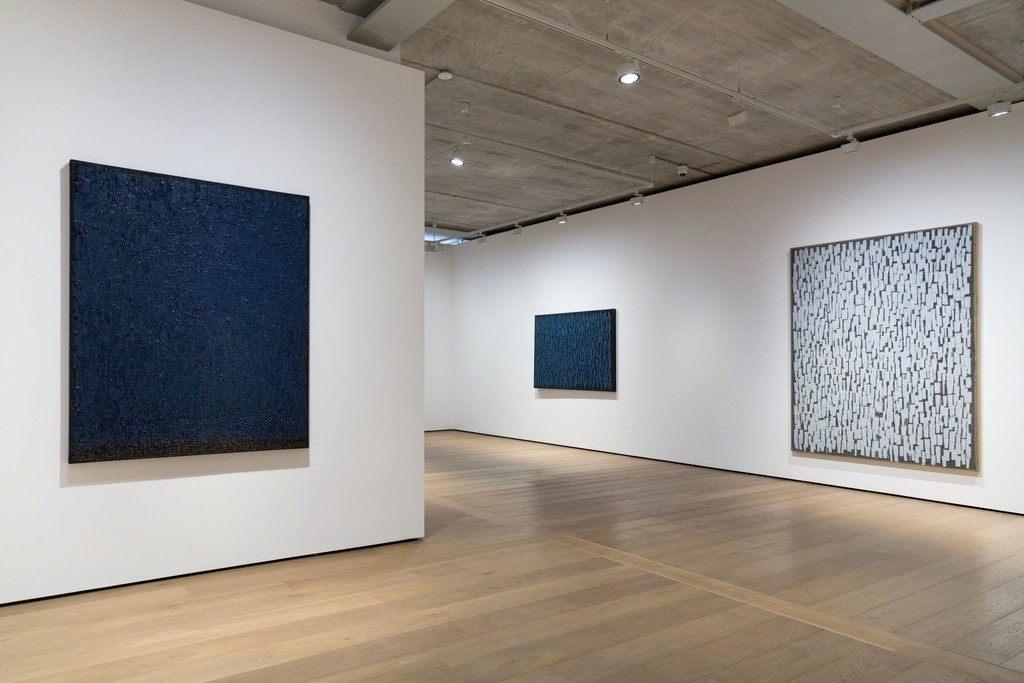 Ha Chong-Hyun
Views of the exhibition at Almine Rech Gallery, London
Courtesy of the Artist and Almine Rech Gallery
Photo: Melissa Castro Duarte Ha Chong-Hyun
Views of the exhibition at Almine Rech Gallery, London
Courtesy of the Artist and Almine Rech Gallery
Photo: Melissa Castro Duarte